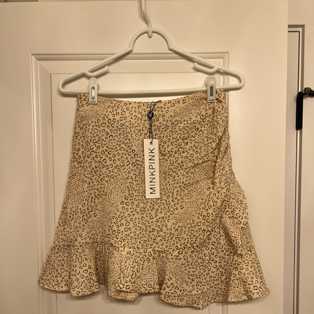 Leopard print skirt. High waisted. Size Small